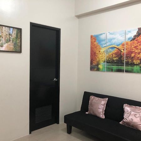 Robles' Unit At 81 Newport Boulevard Manila Exterior photo